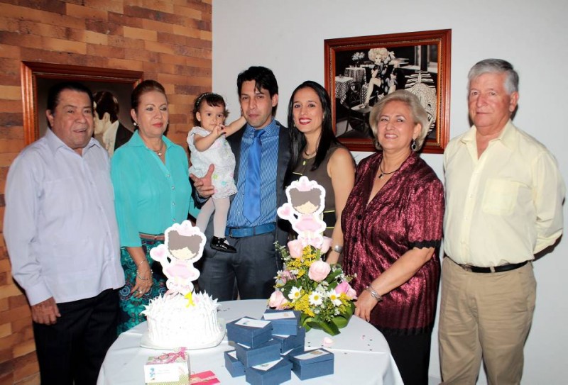 Henry Plata, Raquel de Plata, Juanita Plata Quiroz, Eduard Plata, Silvia de Plata, Isabel de Quiroz y Saúl Quiroz. - Javier Gutiérrez / GENTE DE CABECERA