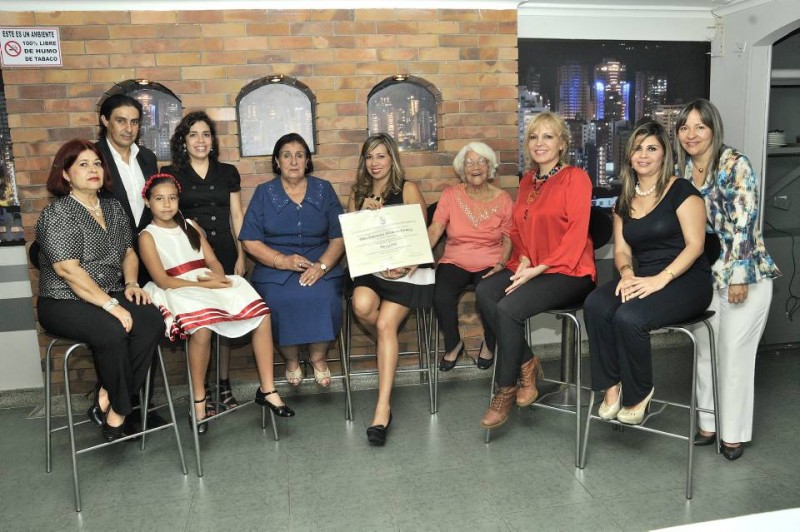 Amparo Gómez, Daniel Gutiérrez, Natalia Gutiérrez, Alejandra Gómez, María Antonia Pulido, Alba Sayonara Mateus Gómez, Matilde Gómez, Nilce de Gómez, Sandra Gómez y Claudia Rincón. - Hernando Galeano / GENTE DE CABECERA