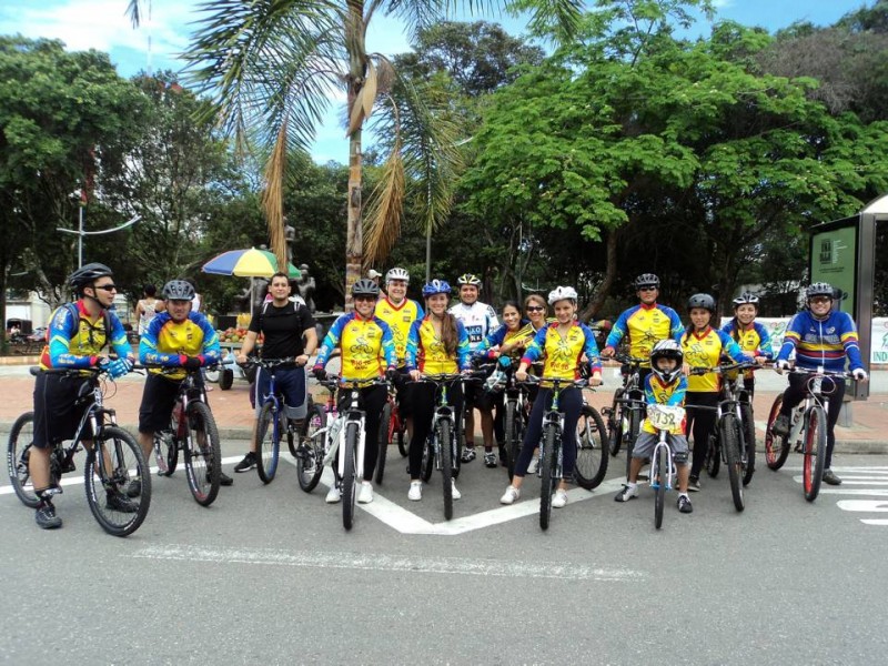 Bici 40 es un grupo de aficionados a la bicicleta que se fue armando poco a poco entre familias que habitan Pan de Azúcar, Terrazas, Jardín y sus alrededores.