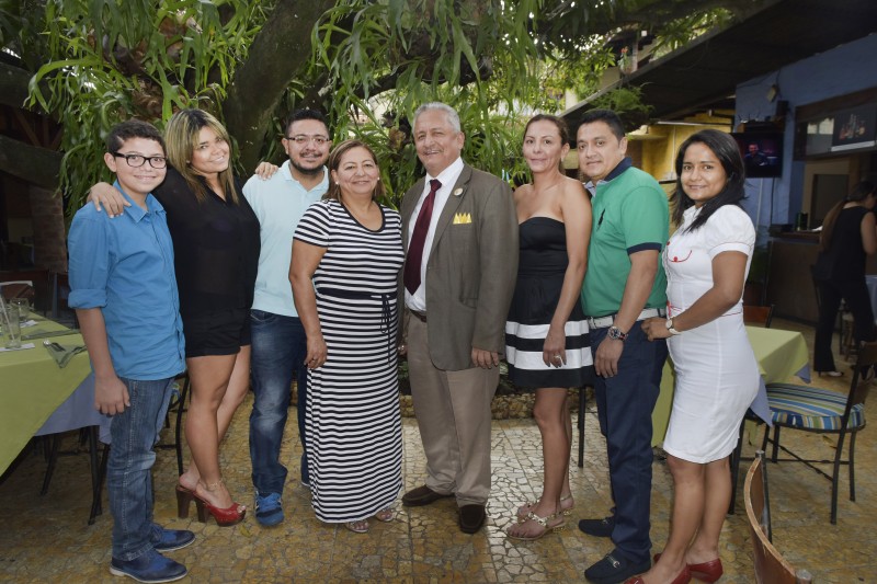 Carlos Ernesto Contreras, Adriana Pulido, Carlos Jesús Contreras Ayala, Gilma Ayala de Contreras, Carlos Contreras Rivera, Solángel Martínez, Jairo Cárdenas, Sandra Contreras Ayala.