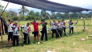 Ellos son parte del equipo que viajará a representar a Santander en el torneo nacional de tiro con arco que se realizará en el marco de los clasificatorios a los Juegos Nacionales 2015. - Suministrada / GENTE DE CABECERA