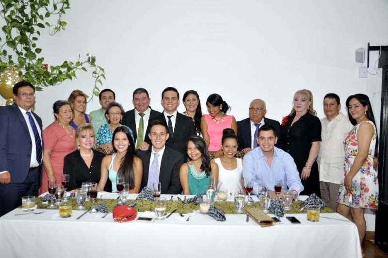 Luz Marina Ramírez García, María Angélica Amaya Ramírez, Gabriel Felipe Ramírez Hernández, Carla Pinto, Delis Pinto, David Gómez, Carlos Hernández, Zorayda Zambrano de Hernández, María Juliana Rodríguez, Mauricio Gómez, Rosalba Zambrano de Carrillo, Miguel Ramírez, Juan Nicolás Ramírez, Magda Patricia Hernández, Alejandra Pinto, Gregorio Uribe Camacho, María Inés Ramírez de Uribe, Jhon Carlos Correa Rueda y Yolanda Aguilar. - Laura Herrera / GENTE DE CABECERA