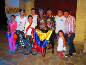 Familiares y amigos los esperaron en Girón.