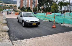 La  Unión Temporal Neomundo abrió el paso a un carril, donde realizan las obras de reparación en el puente intercambiador. Esto también ocasionó molestias a los conductores