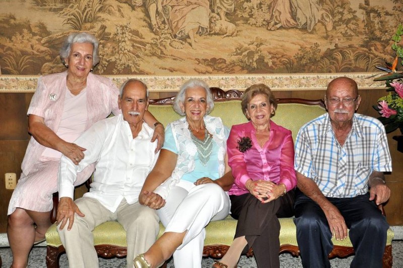 Carmencita de Lian, Joselín Barrera, Martha Barrera de Serrano, Inés Barrera Valderrama y Gabriel Barrera Gómez. - Fotos Laura Herrera  / GENTE DE CABECERA