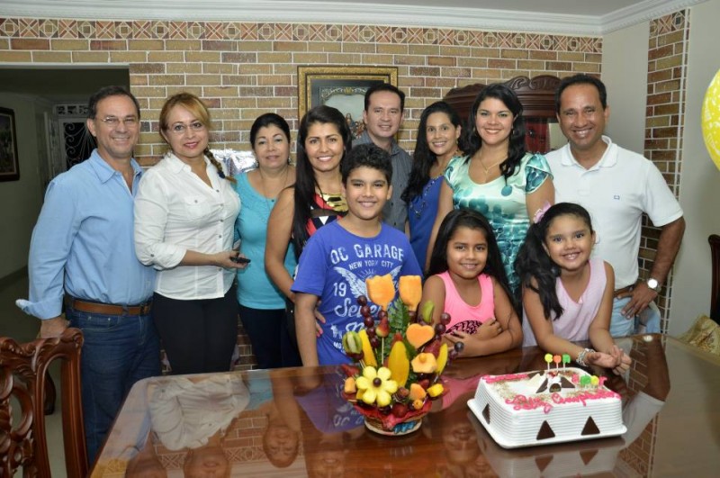 Alban Ardila, Amparo Granados, Ana Jaimes, Lizzet Guevara, Yenson Ardila, Carolina Aldana, Sandra Basto, Óscar Ardila, David Felipe Ardila, Ana Sofía Amaya y María Gabriela Ardila. - Suministrada Manuel Reyes Fotografía / GENTE DE CABECERA