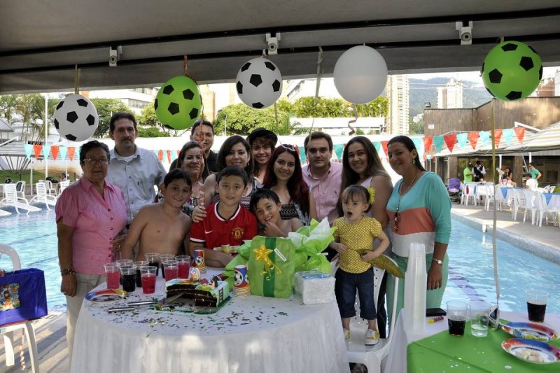 Jhon Hamilton Torres, Andrés Sebastián Valencia, Nicolás Felipe López Parra, María Alejandra Parra Sandoval, Cecilia González, Jhon Hamilton Torres, Martha Cecilia Parra, Silvia Paola Parra, Laura Viviana Sánchez, Diego Andrés Parra, Érika Adriana Parra, María Teresa Becerra Gamboa, Eduardo Sánchez y Karen Sánchez. - Laura Herrera / GENTE DE CABECERA