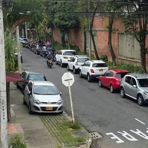 Esta foto fue tomada un sábado al mediodía, en la carrera 32 entre calles 49 y 51. - Suministrada /GENTE DE CABECERA