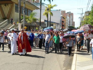 El Viacrucis del Viernes Santo es uno de los encuentros que más acoge a feligreses durante la Semana Santa.