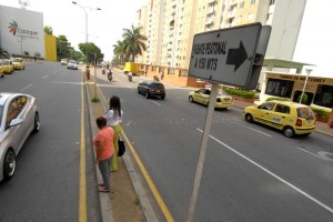 Paso peatonal en la transversal 93