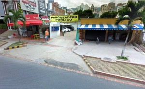 Este es el parqueadero que hay en la carrera 33 entre calles 45 y 44 y que solucionaría el problema de estacionamiento en espacio público en la zona. - Suministrada / GENTE DE CABECERA