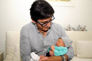 Este arquitecto ( Bucba Arquitectos) disfruta de su rol de papá desde el pasado 9 de junio, cuando nació su pequeña Emma.