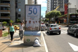 Aunque algunos vecinos aplauden la instalación de estos elementos, pues contribuyen a ver limpia la ciudad, otros reclaman por el lugar en el que quedaron ubicadas, obstruyendo el espacio público. - Jaime Del Río / GENTE DE CABECERA