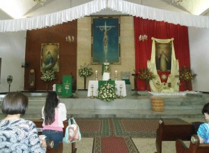 Así fue la fachada del altar de la parroquia San Pío durante muchos años.