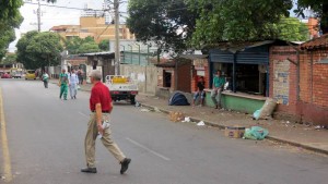 La empresa Empas recomienda a los comerciantes de la plaza de mercado Guarín tener mejor manejo de residuos, evitando arrojarlos a las tuberías. - Suministrada / GENTE DE CABECERA