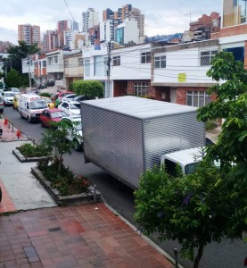 Caos vial en la carrera 35A con calle 56. - Suministrada / GENTE DE CABECERA