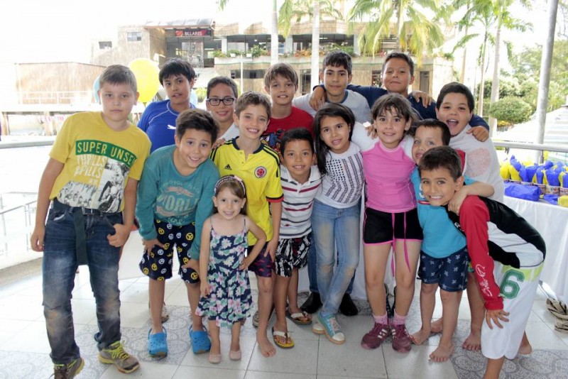 Andrés Santiago Hernández, Manuel Alejandro Rodríguez, Daniel José Plata, Daniel José Parra, Juan Guillermo Acevedo, Gabriel Hernández, Sebastián Gómez, Alma Hernández, Santiago Muñoz, María Paula Franco, Alberto Ariza, Juliana Botero Boada, José David Ovalle, Fernando Salazar y Jhon Muñoz. - Fabián Hernández / GENTE DE CABECERA