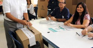 El colegio San Pedro Claver es uno de los sitios del sector donde hay más mesas de votación