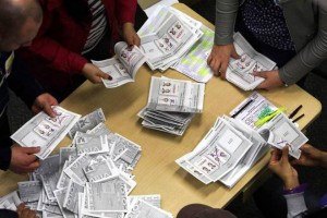 El conteo de votos inicia tan pronto se cierran las mesas, es decir desde las 4:00 p.m