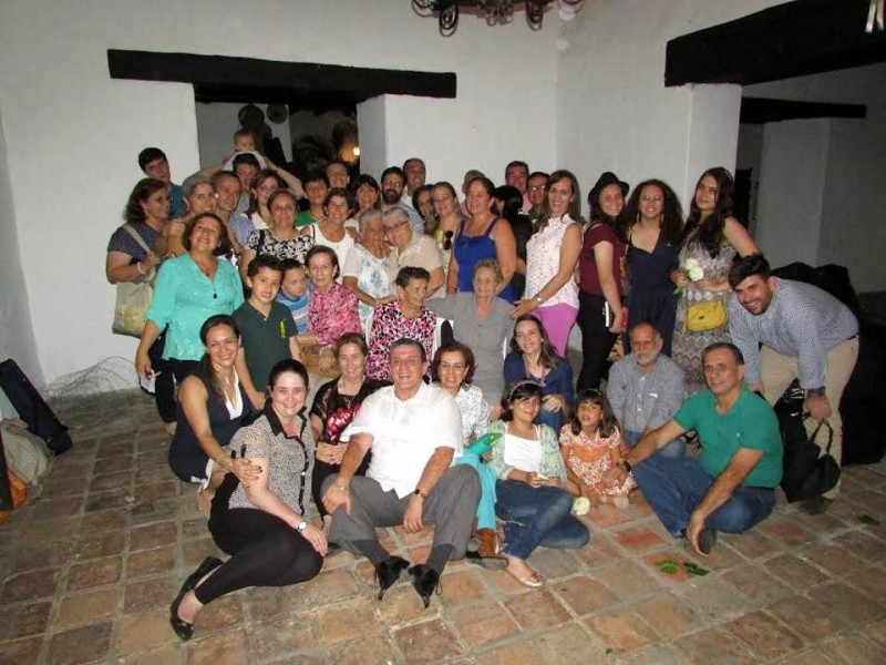 Andrea Ruiz, Arnaldo Solano, Andrea Ruiz, María Gabriela Solano, Jaime Humberto Solano, Gloria Ruiz, Teresa González, Doris Rueda, José Ignacio Serrano, Juan Camilo Serrano, Mabel González, José Alejandro Solano, Lucila Ruiz de Solano, Graciela Ruiz González, María del Rosario Ruiz González (homenajeada), Susana Ruiz, María del Pilar Solano, Lina María Solano, Melissa Wandurraga, Sonia Yamla Solano, Jorge Ruiz, María Eugenia Serrano, Laura de Serrano, Oliva Valdivieso, Martha Ruiz, Amparo Ruiz, Jaime Andrés Durán Solano, Luz María Solano Ruiz, Nicolás Ramírez Solano, Santiago Ramírez Solano, Lucy Cardona, Nicolás Serrano, Gerardo Ruiz y Guillermo Ruiz Sanmiguel. - Suministrada/GENTE DE CABECERA