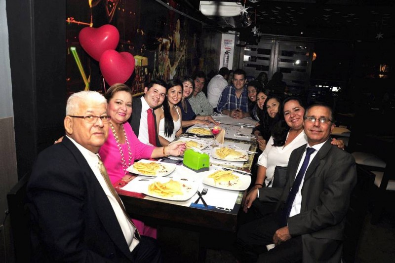 Luis Monsalve, Mariela León, Fabián Monsalve, Ingrid Martínez, Ilda Olguín, Jairo Martínez, Edwin Serrano, Andrea Hernández, Gisel Martínez, Astrid Martínez, Noemí León y José Ospina. - Didier Niño / GENTE DE CABECERA