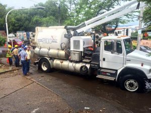 Las cuadrillas de limpieza tienen recorridos programados en Bucaramanga, Floridablanca y Girón hasta diciembre. - Suministrada/GENTE DE CABECERA