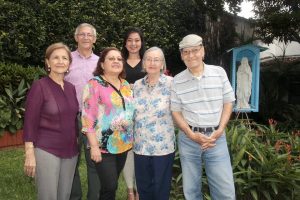 Gilma de Tarazona, Armando Acevedo, Elsa Triana, Henny de González, Alejandra Sandoval y Alejandro Acevedo