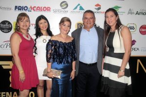 Gloria Quintero Rincón, Nathalia Acevedo, Olga Quintero de Amaya, Alfredo Amaya y Cristie Roa