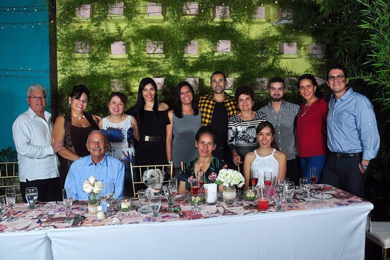 Édgar Godoy, Edna Margarita Cantillo, Karen Patricia Vásquez, Lina María Osorio, Lina María Morales, Rodrigo Andrés Osorio, Gina Vásquez, Alex Gallo, Ana Karina Mantilla, Andrés Araque, Rodrigo Osorio, Mery Valdés de Osorio, Silvia Gil y Mambo, la mascota. - Suministrada/GENTE DE CABECERA